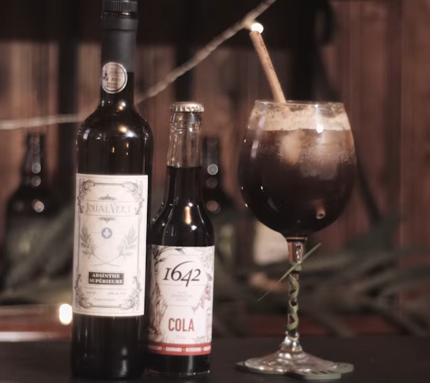 1642 Cola et Absinthe